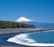 世界文化遺産に登録された富士山と天女伝説が伝わる三保の松原