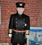旧海軍の舞鶴鎮守府の初代司令長官だった東郷平八郎の像