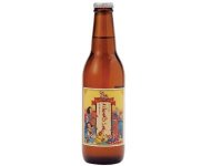 ビールの小瓶とほぼ同容量（330㎖）で見た目も似ている「こどもびいる」。昭和の香り漂うレトロなラベルデザインも人気の理由だ。箱入り3本セット756円（税込）