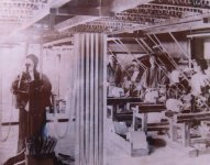 明治43年に撮影した製造工場の様子。すでに機械が導入されているのが分かる