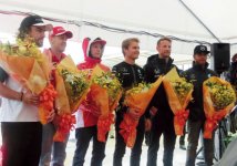 Ｆ１日本グランプリで表彰台に立った選手たちの手形とサインのモノリス、モニュメントを近鉄白子駅西口に設置