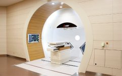 津山中央病院がん陽子線治療センター内の陽子線照射室。ピンポイントでがん部分へ陽子線を照射できる