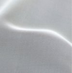 横正機業場の白生地は「泉華」ブランドとして展開。しっとりとした光沢が美しい羽二重、気品ある薄地の絽、軽やかな紗など、どれも伝統技術が誇る風合い