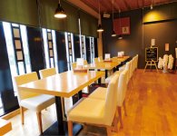 水戸市内にあるビオハーヴェストの店内は、同社が手がけるレストラン内装のショールームにもなっている。本社の目の前にあり、社員食堂としても活用されている