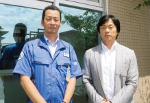 工場長の栗林修二さん（左）と鳥取商工会議所の清水亘さん。この二人が今回の譲渡・買収を推し進めていった