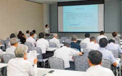 経営者と後継者がともに学ぶ「KAWASAKI事業承継塾」は、参加費無料で全4回のシリーズ開催。第2期は11月下旬よりスタート予定だ