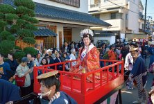 中仙道武州蕨宿宿場まつりの「織姫道中大行列」。毎年11月に開催