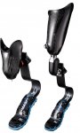 ミズノと共同開発した義足用スパイク「KATANA-β」を用いた下腿モデル（左）と大腿モデル（右）。市販品になかったスパイクとセットのフットカバーは、選手の声を反映して開発