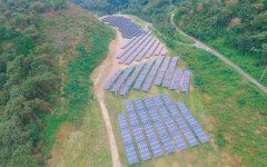 太陽光発電事業では、造園会社としての強みを生かし、地域の景観を損なわない設置を行う