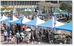 商工祭「加古川楽市」：毎年9月に開催。飲食・物販ブースが並び大勢の家族連れでにぎわう大規模イベント