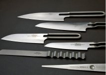 越前打刃物：農業用刃物（鎌など）のほか、ペーパーナイフや包丁も人気。海外でも高い評価を得ている