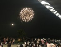 8月開催の納涼夏祭りを盛り上げる花火