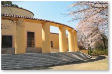 都立桜ヶ丘公園の「旧多摩聖蹟記念館」
