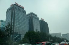 北京中心部には「フォーチュン・グローバル500」にランクインする企業の本社が立ち並ぶ