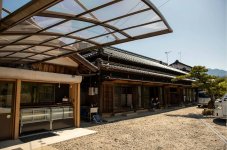 新拠点はJR中津川駅から車で5分、中津川ICから車で8分の立地で、今年5月、テークアウト店舗とオープン型飲食スペースを開設した