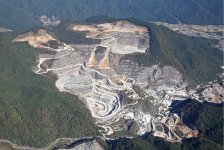 栃木市、佐野市と鹿沼市にまたがる三峰地区は、埋蔵鉱量が約10億ｔある