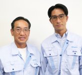 社長で鳴門商工会議所会頭も務める富田純弘さん（左）と後継者として第2の柱となる商品の創出を進める航平さん