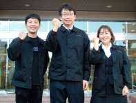 左から「ファクトリズム」開催を支援したジョイントメディアの野村範仁さん、堺商工会議所の有馬洋一さん、内藤麻紀子さん