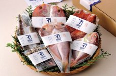 出水田鮮魚の干物セットは、無印良品の通販サイト「諸国良品」の人気商品となっている