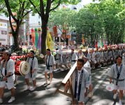 毎年８月上旬に福島市で開催される「福島わらじまつり」