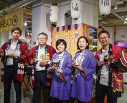 商工会議所職員が各地の一押し商品をアピール