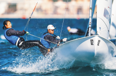 〈海風の匠賞〉２０２４年４７０世界選手権３位の岡田奎樹・吉岡美帆組（写真提供：ノースセール・ジャパン）