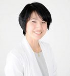 山口 香央里（やまぐち・かおり）
リソースナビ代表
　
オフィス環境最適化パートナー。上智大学外国語学部ロシア語学科卒業。半導体メーカーや医療機器メーカーなどで在庫管理を担当した経験から、オフィスの整理整頓が時間やお金、従業員の意欲や離職率の改善などに大きな波及効果があることを体感。米国発の整理術「ライフオーガナイザーⓇ」資格を取得し、オフィスや店舗の物理的、精神的な無駄をなくし「仕事効率化」を図るミッションに取り組んでいる。各地商工会議所でのセミナーも多数開催
