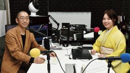 花田准教授（左）と２人で、えびすFM「アートとビジネスの二匹狼ラジオ」を担当。佐賀YEG会員をはじめ、地域で話題の人をゲストに迎えている