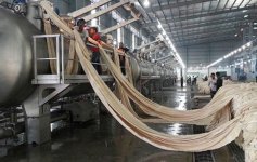 パキスタン、インド、ベトナムなどの提携工場でタオルを生産（写真はバングラデシュ）