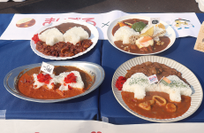 提供している4種類のあいがけカレー