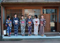 毎月10日は、地元の貸し衣装屋の着物をレンタルして仕事をしている