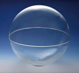 岡本硝子が開発した耐圧ガラス球。世界最深約1万1000mのマリアナ海溝海底部にも耐え得る