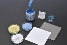 電子部品を支えるミクロなガラスフリット。粉体化、ペースト化、シート化などの高付加価値を付けて新分野の開拓が進む