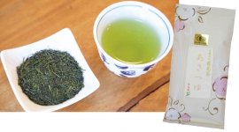 シングルオリジン（単一農園・単一品種）の商品が強み。なかでも「あさつゆ」は“天然玉露”と評され、海外でも人気が高い