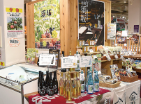 須坂の逸品が並ぶブース