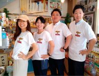 若手社員が中心のチーム。SNSなどで集まった声を商品開発に生かしている
