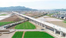 同社は、北陸新幹線の高架橋や富山県立大学の施設など、地元の土木•建築工事を多数手掛けている