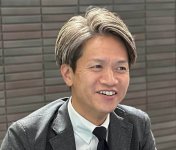 「会社としてDXに本気で取り組んでいる」というメッセージを強く発信すると、「社員に当事者意識が自然と生まれてくる」と話す、情報システム部の有馬部長