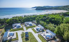 脇本海水浴場に隣接するカフェ＆ビーチグランピング「napoo ka la～ナプーカラ～beach Resort」