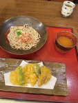 そばの他、天ぷらなどのセットも提供された