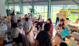 共有スペースと芝生広場は、ポップアップストアやイベント利用、キッチンカー出店も可能