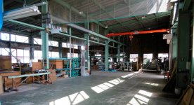 改装前の建物内。外壁と鉄骨は補修することなくそのまま使った