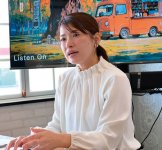 鷲谷代表。短時間勤務でも成果を出す仕組みづくりが評価され、「全国ワークスタイル変革大賞2024」全国大会企業部門で大賞を受賞