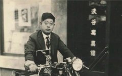 創業者の村岡信一さんは、技術開発を進めながら営業にも回っていた