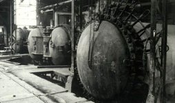 脱硫缶で廃ゴムから硫黄分を除去して再生ゴムを製造した