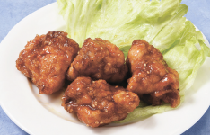 市内の学校給食で人気の高い「鶏肉のてりかけ」