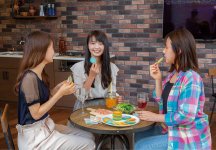 開発の出発点は“女子会にお取り寄せしてくれる菓子”