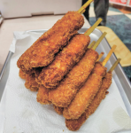 特製ソースで食べる「勝運太郎棒カツ」