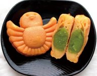 すずめがモチーフのかわいらしいまんじゅう