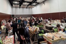 買い物を楽しむ来場者でにぎわう会場